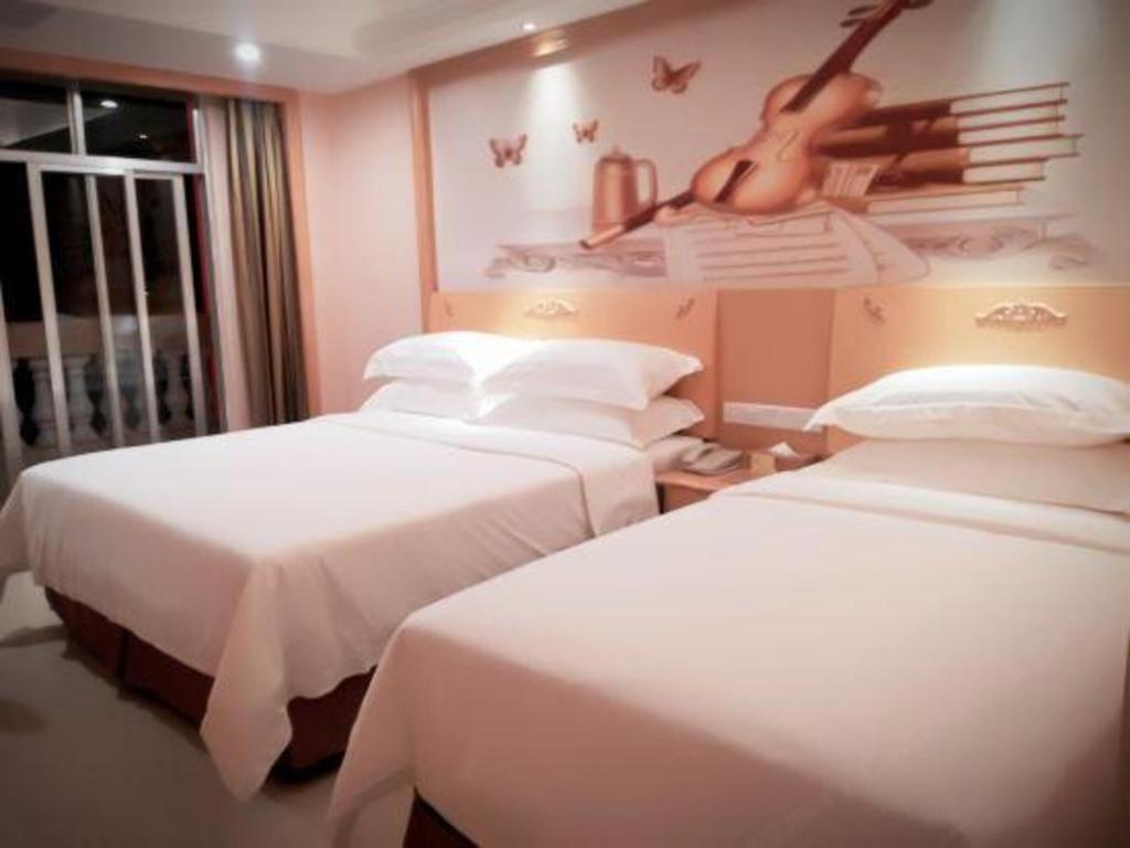 Vienna Classic Hotel Guangdong Yangxi Moon Bay Exterior photo
