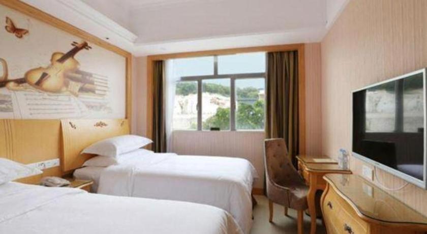 Vienna Classic Hotel Guangdong Yangxi Moon Bay Exterior photo